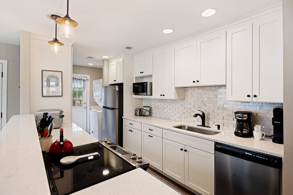 Fully Equipped and Updated Kitchen