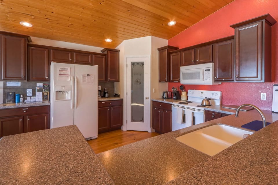 Spacious Kitchen