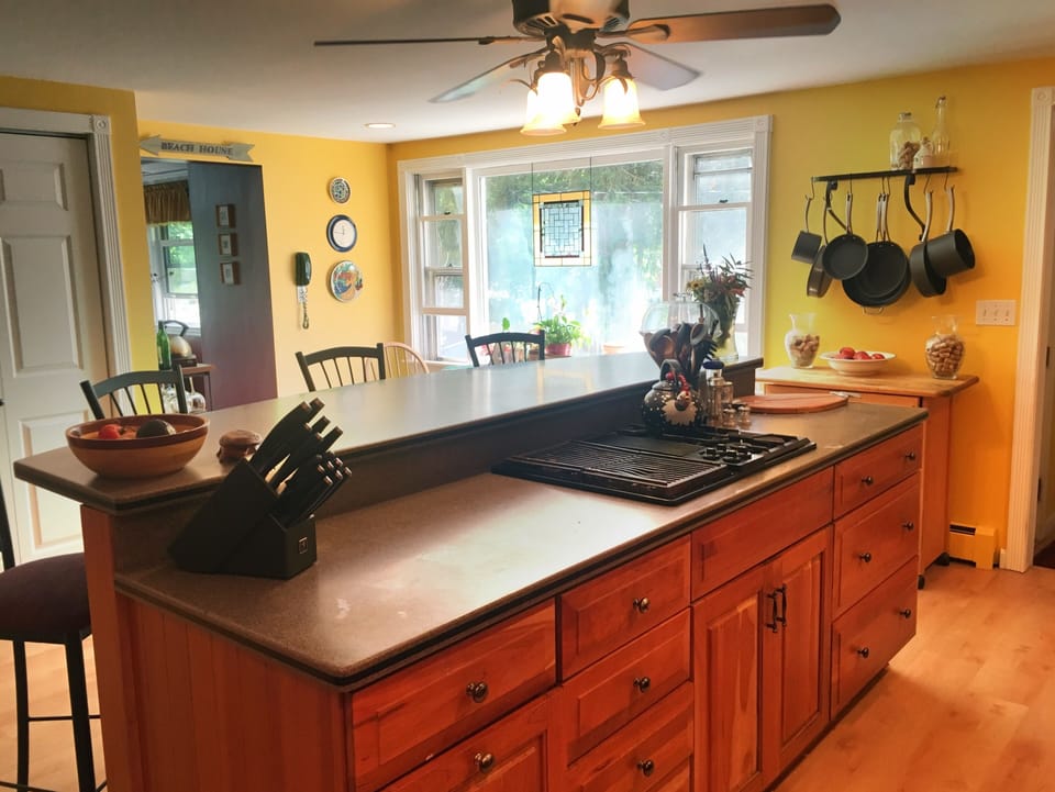 Kitchen island with gas cooktop