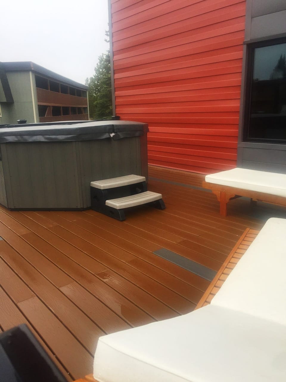 Outdoor hot tub