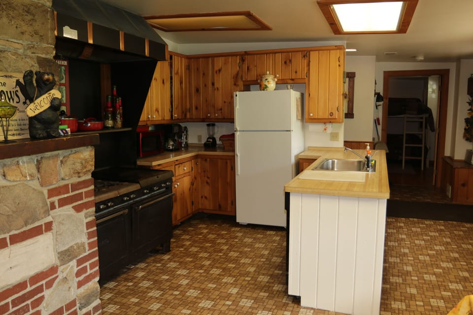 Kitchen Side Galley 