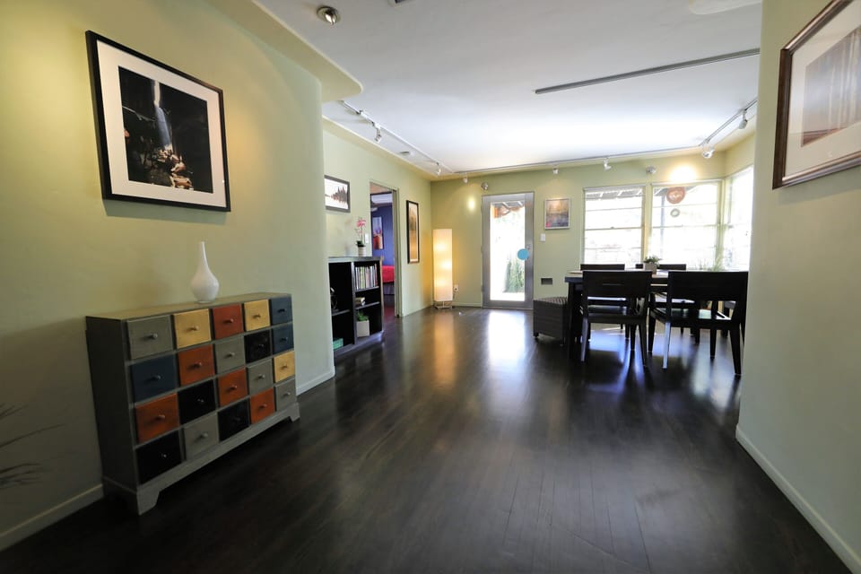 Dining Room - Table seats 8