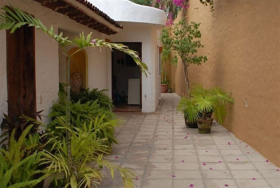 Entrance to the Casa