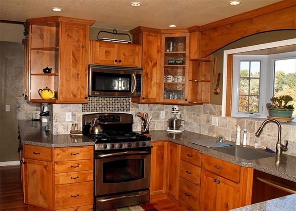 Kitchen - microwave/convection oven and gas/electric oven double oven