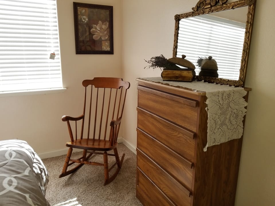 Guest room (upstairs)
