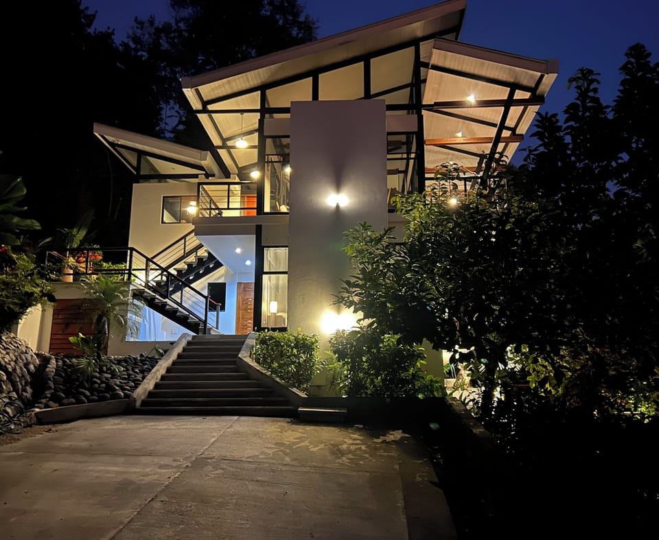 Casa Que Pasa Night 