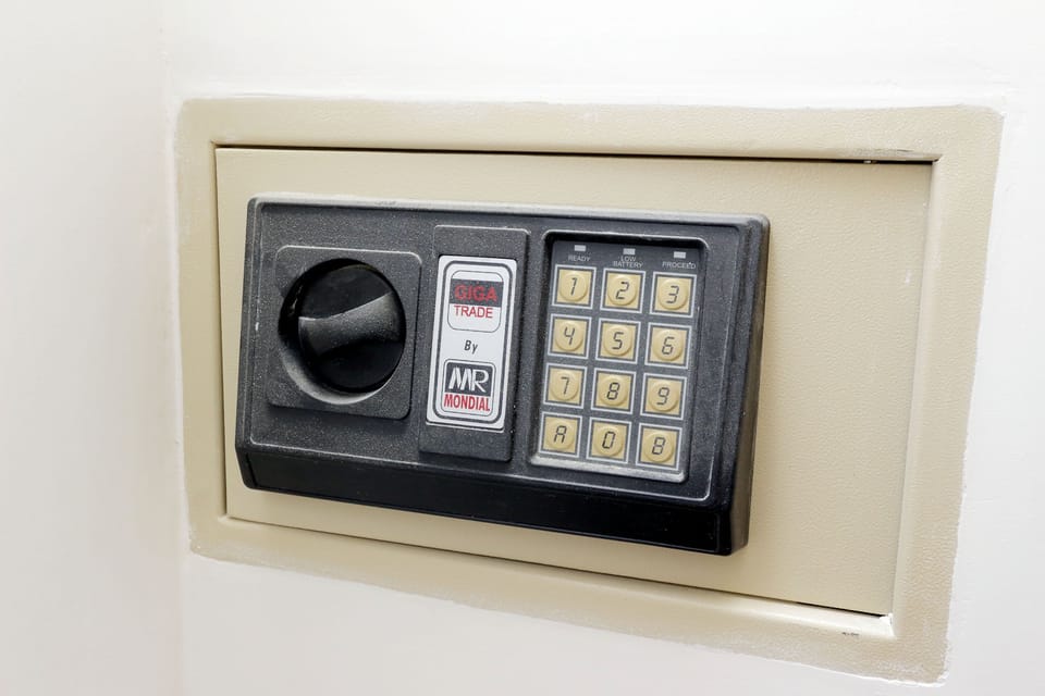 Rome Colosseum Apartment - Safe