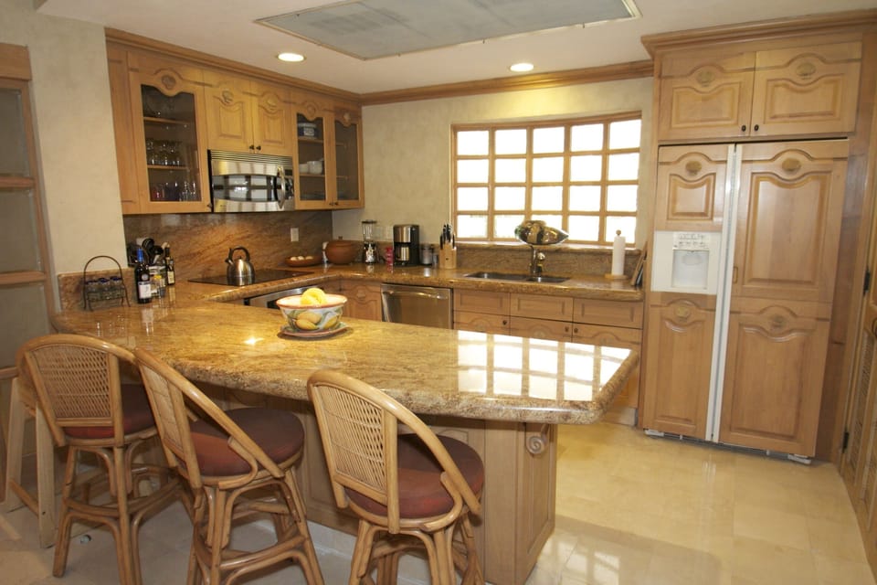 Granite Kitchen with SS Appliances with induction Cook top
