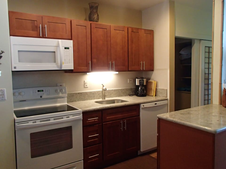 New kitchen/granite counters
