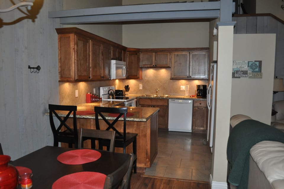 KITCHEN AREA