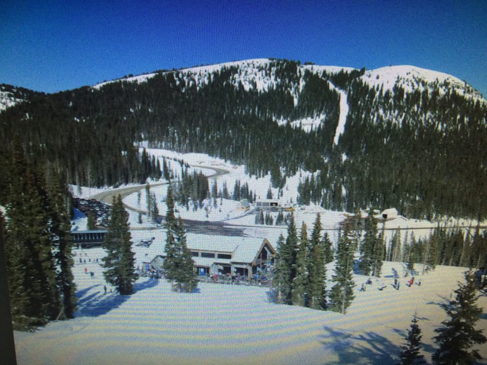 WOLF CREEK SKI PARK ONLY 30 MINUTES AWAY!!