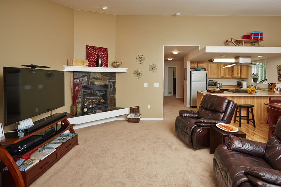R&R (Relax and Recline) in front of our 70' LED TV with all digital channels.