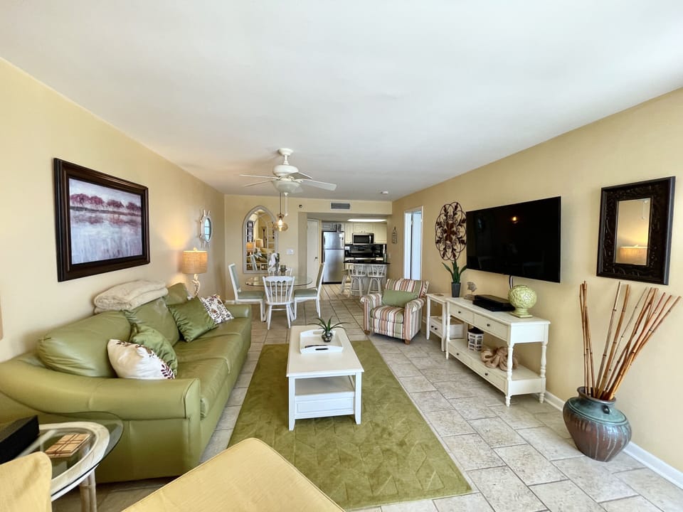 Wide open room with new 60 inch smart TV!