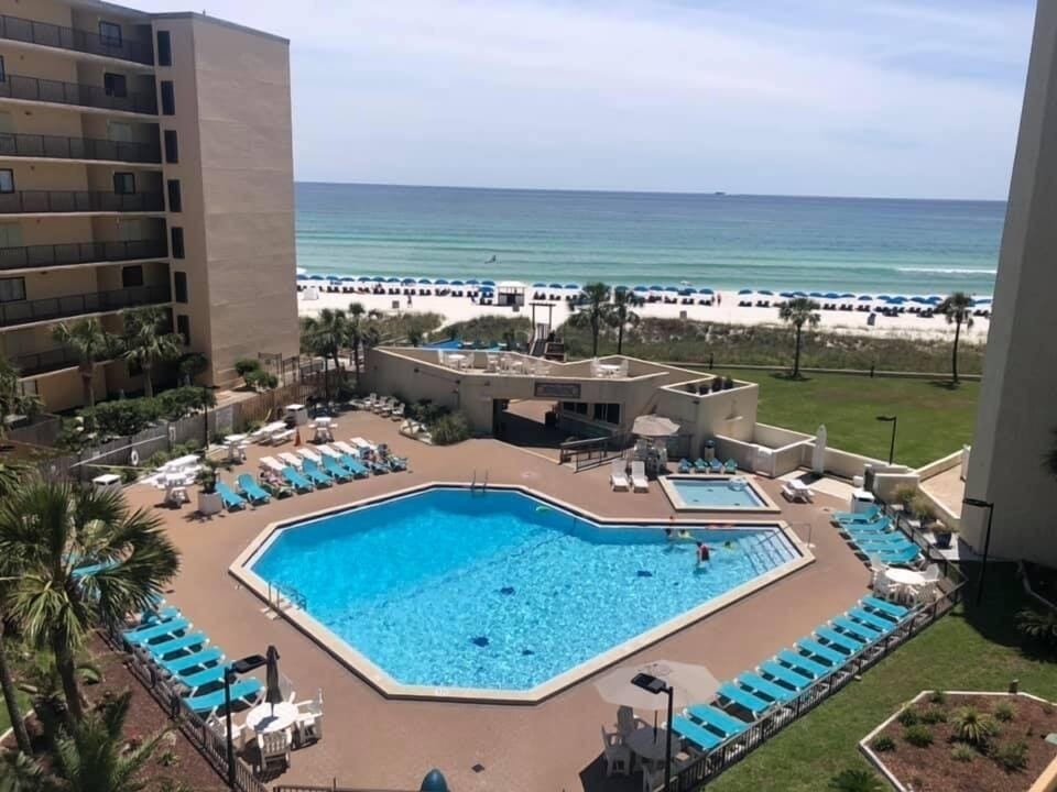 Gorgeous view of pools and Gulf of Mexico