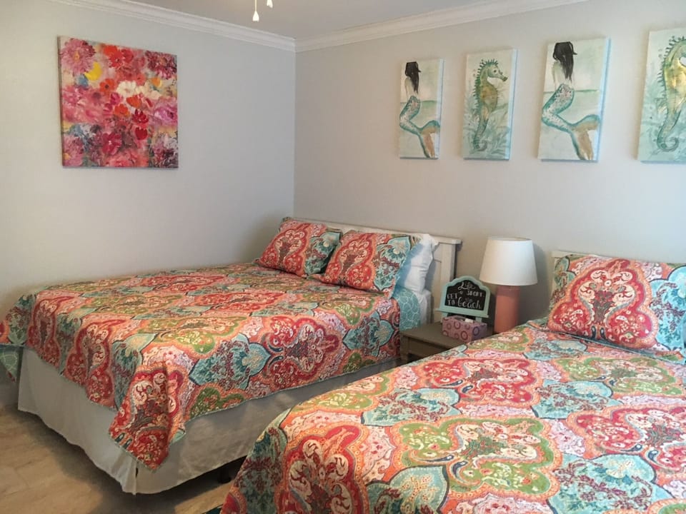Back bedroom with 2 queen beds 