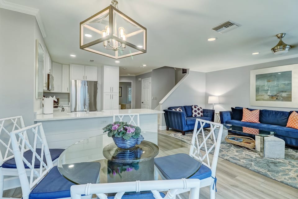 view kitchen and dinning area