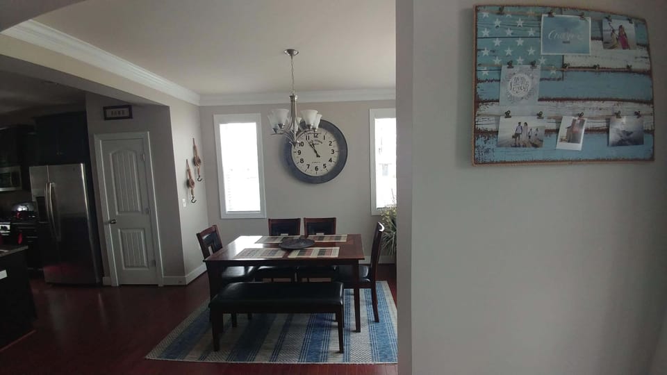 Entree Way & Dining Room