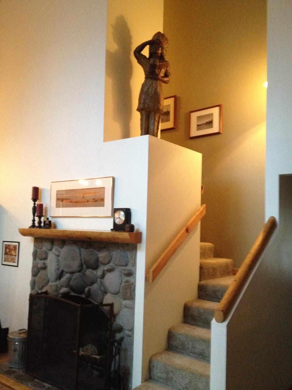 STAIRWELL TO MASTER BEDROOM