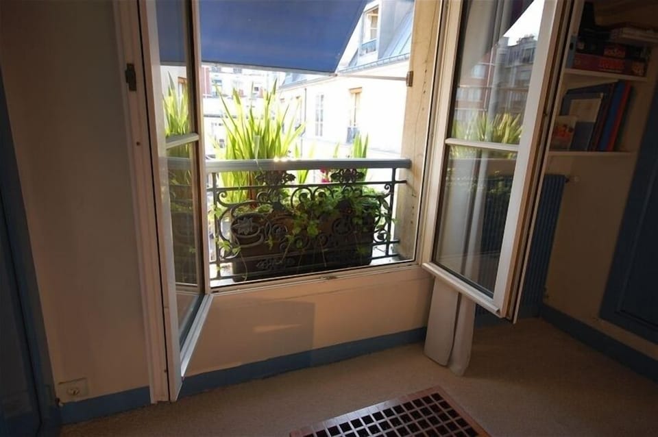 2nd bedroom overlooks the big courtyard of the building