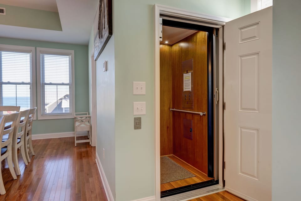 An elevator for your comfort! Move your bags and your groceries without effort.