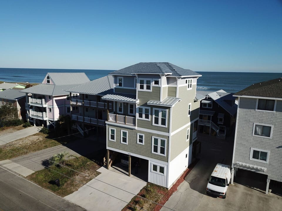 The ocean is our backyard (with parking for 4-6 vehicles) !!