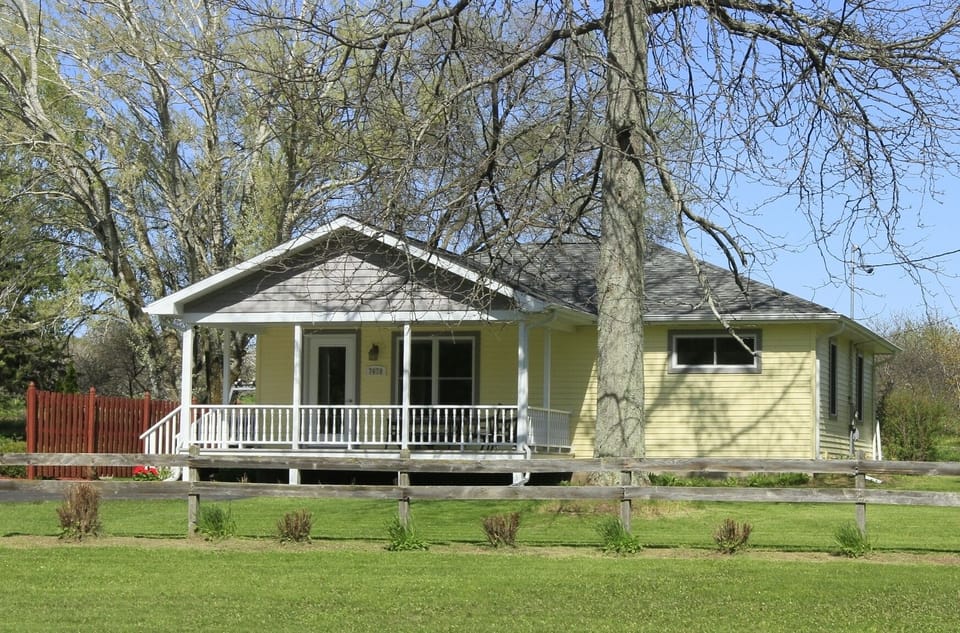 The Yellow House! Walkable to all Egg Harbor has to offer