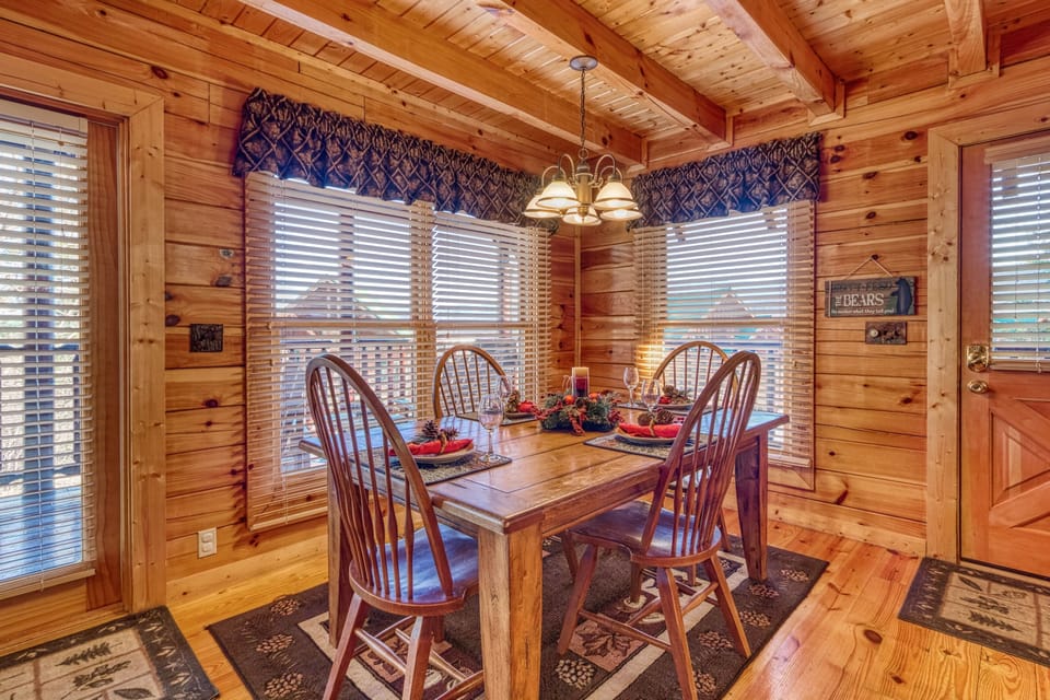 Formal Dining - Plenty of Seating