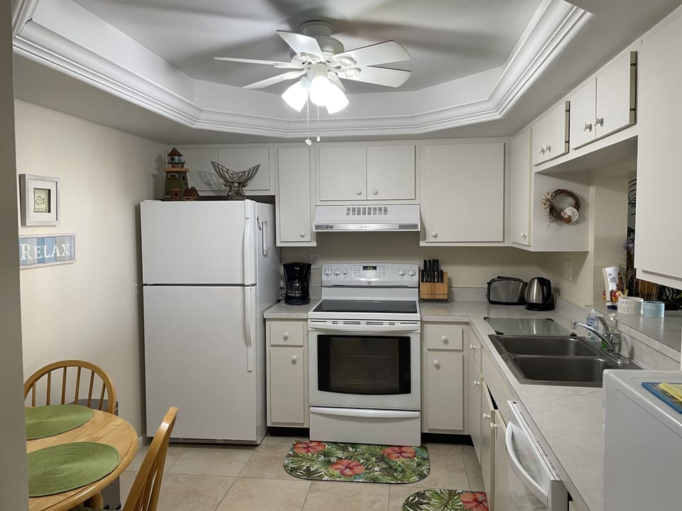 Fully-equipped kitchen