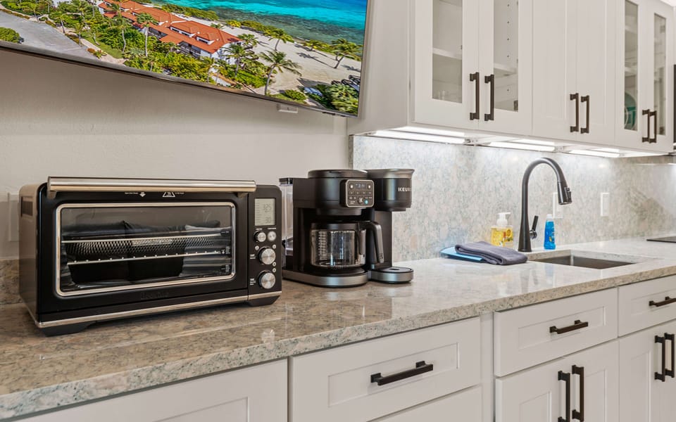 Breville Toaster Oven with Air Fryer.  Keurig Dual Coffee Maker.  Dip and Pods
