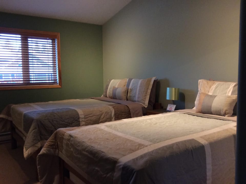 I double and I single bed