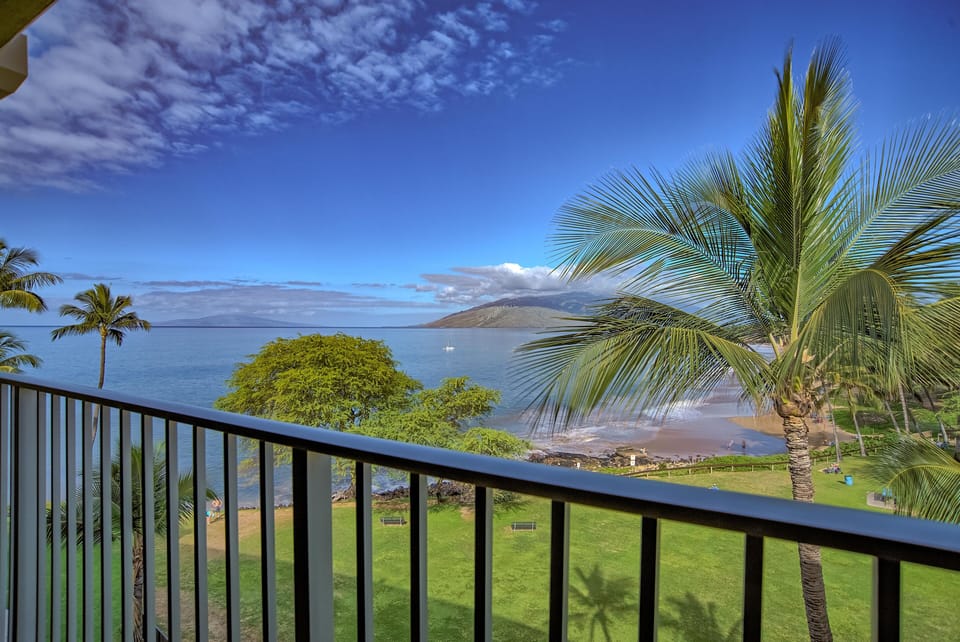 ocean and west Maui mountain views from Lanai 