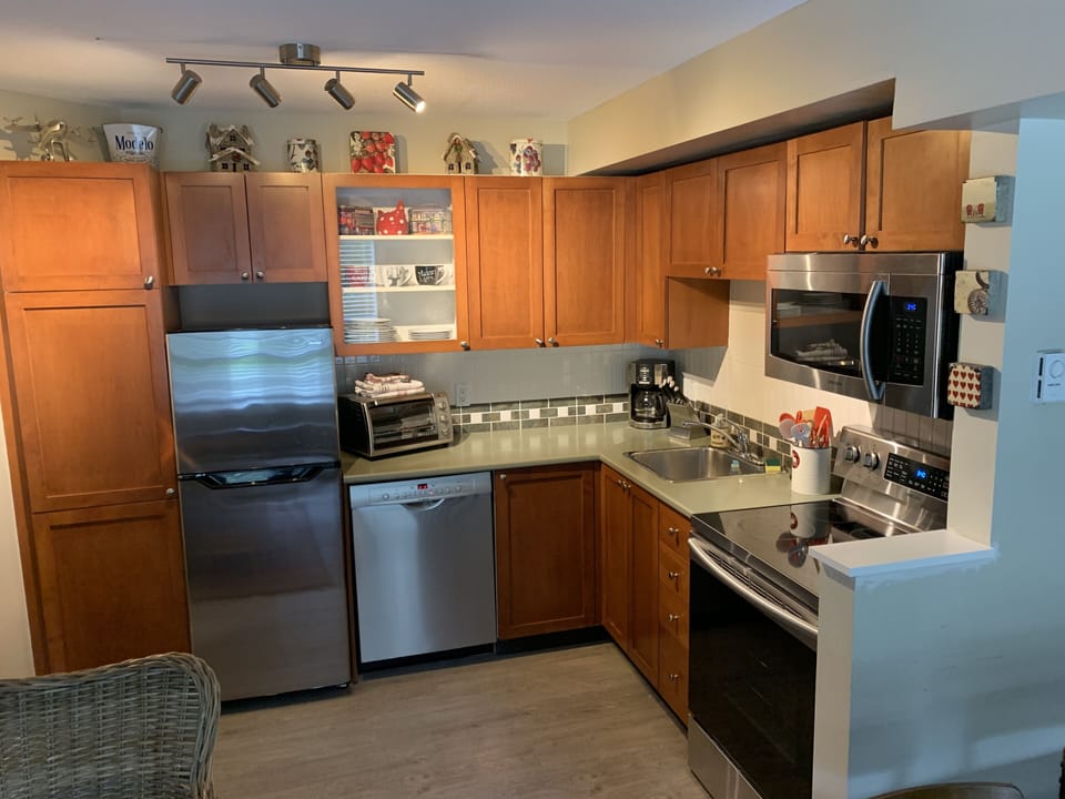 Well equipped kitchen to satisfy any chef!  Lots of pantry items for you to use.