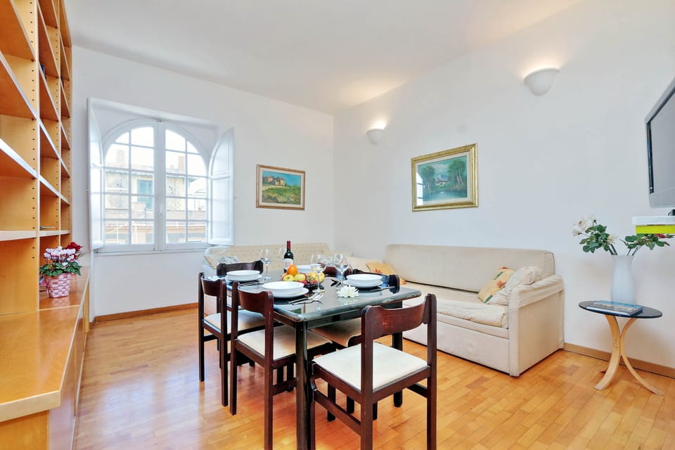 Rome Rental near Colosseum - Living Room and sofa beds