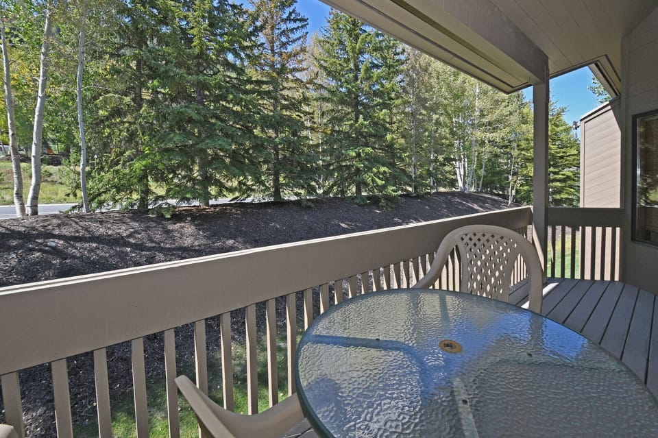 Outside deck, main level