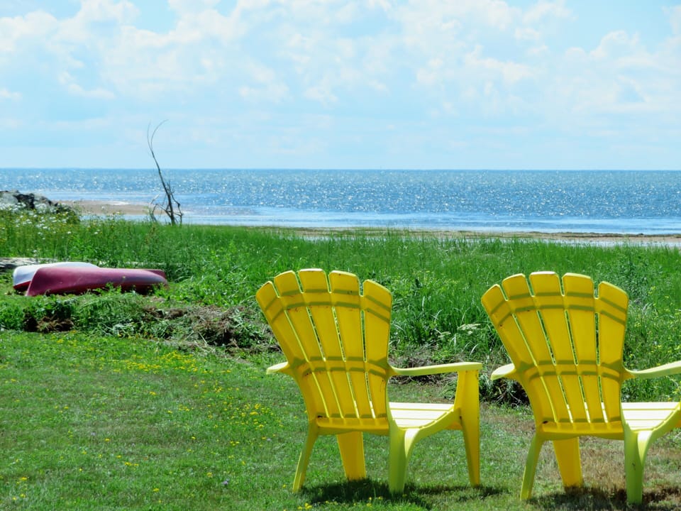 Enjoy spectacular views of the Northhumberland Strait and the Pinette River. 