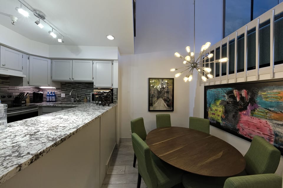 Dining area off kitchen