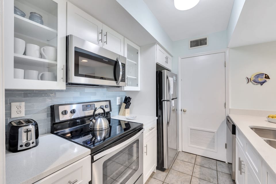 An updated 1 bedroom condo on the beach!