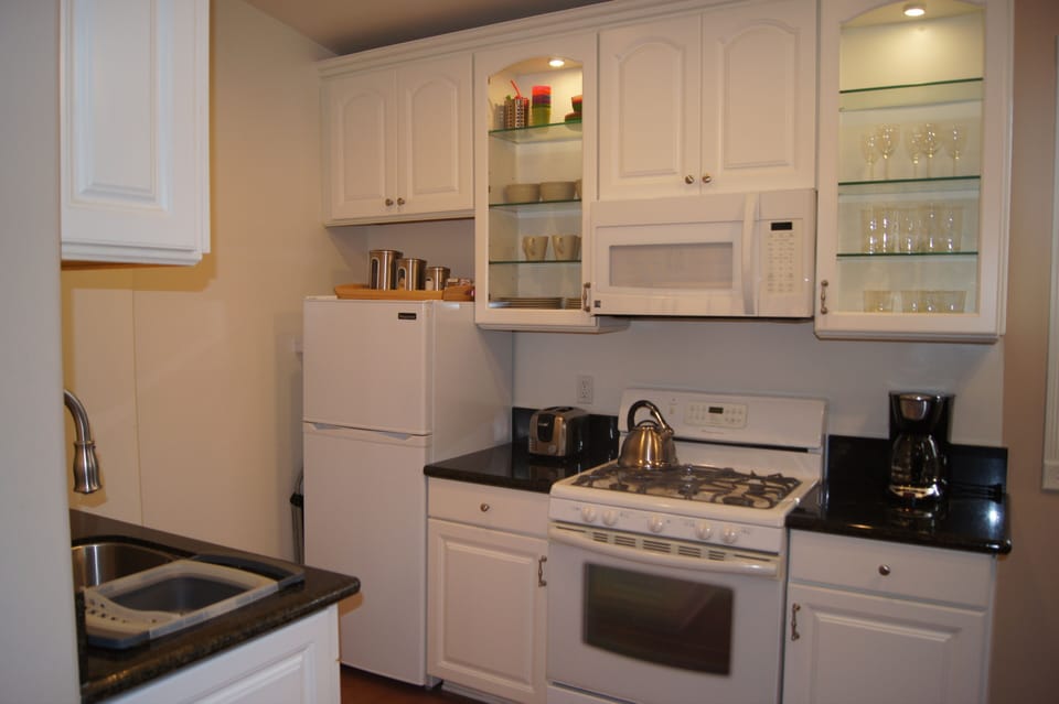 Fully Equipped Kitchen with Everything Needed to Prepare your Favorite Dishes.