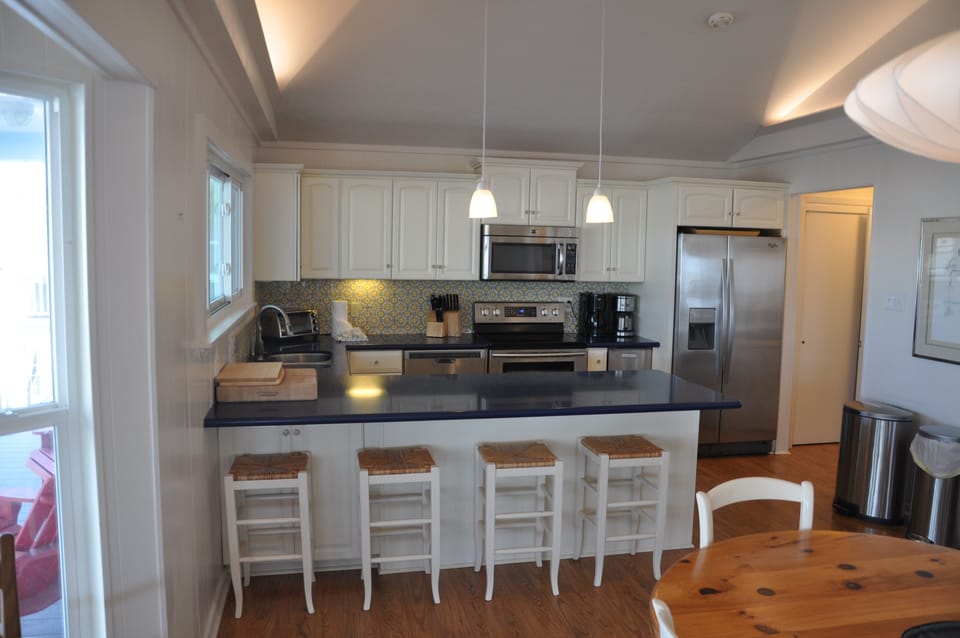 well stocked kitchen to prepare great meals (grill outside as well)