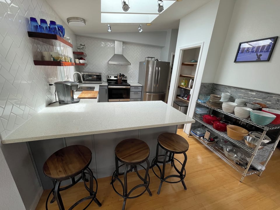 Counter and kitchen