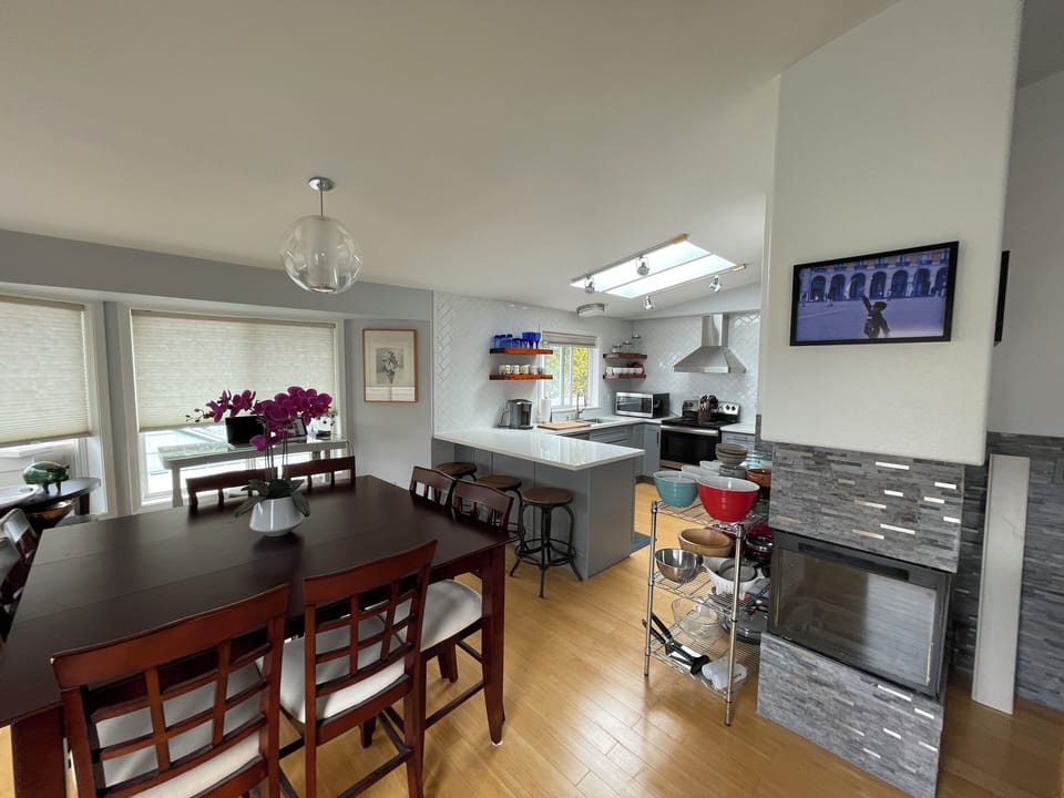 Dining room table