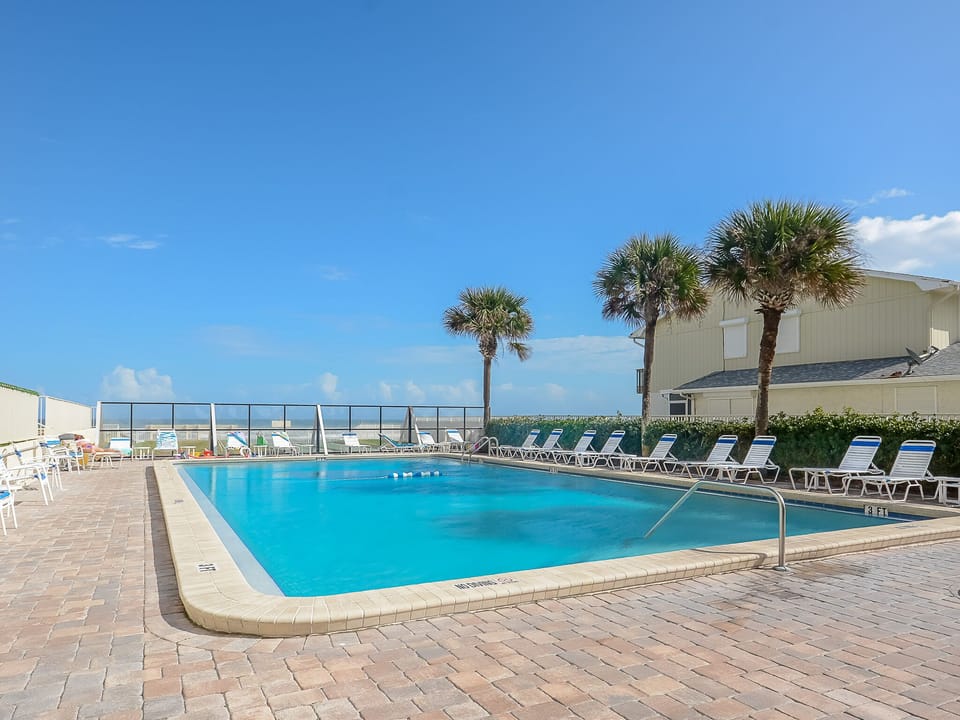 Outdoor Beachside Pool at 1 Bed Vacation Rental FL