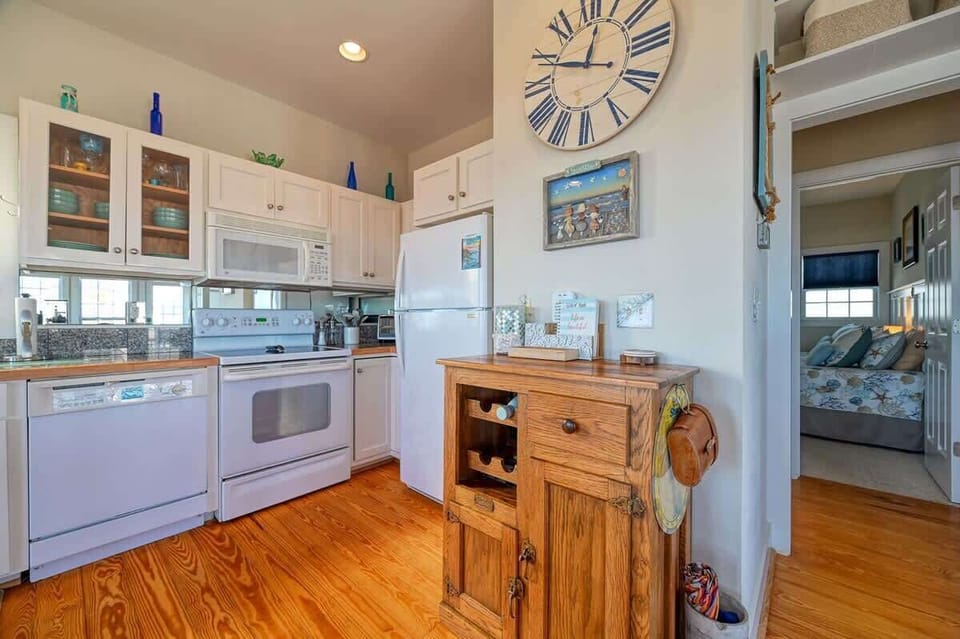 Fully Equipped Kitchen for Cooking at Home