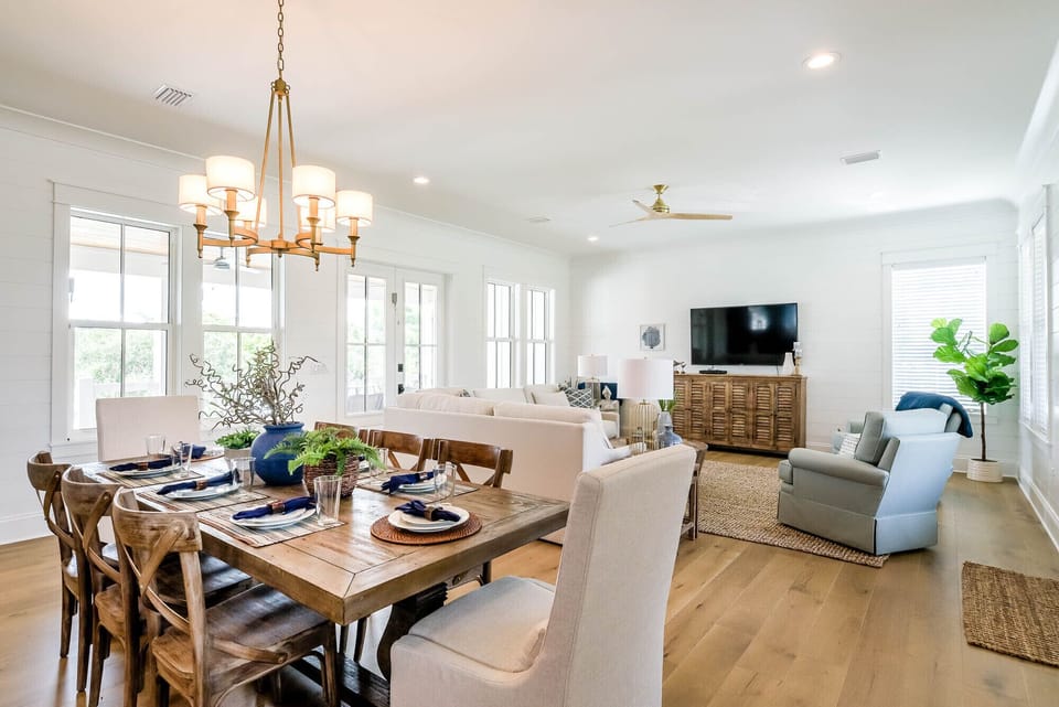 First Floor: Dining Area