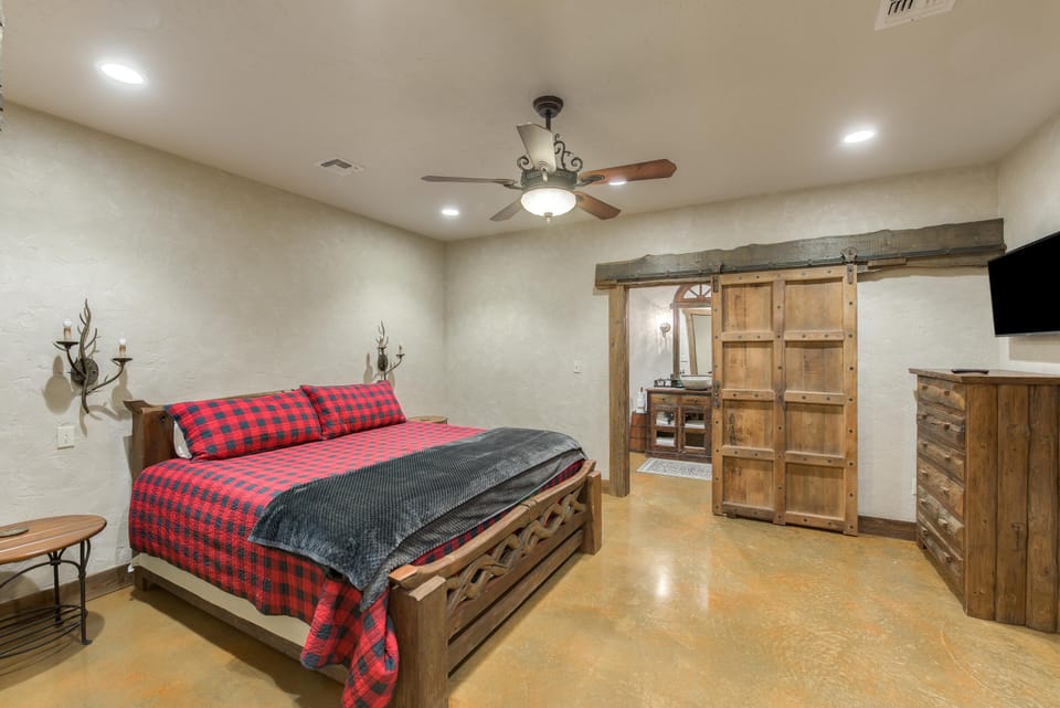 Downstairs bedroom