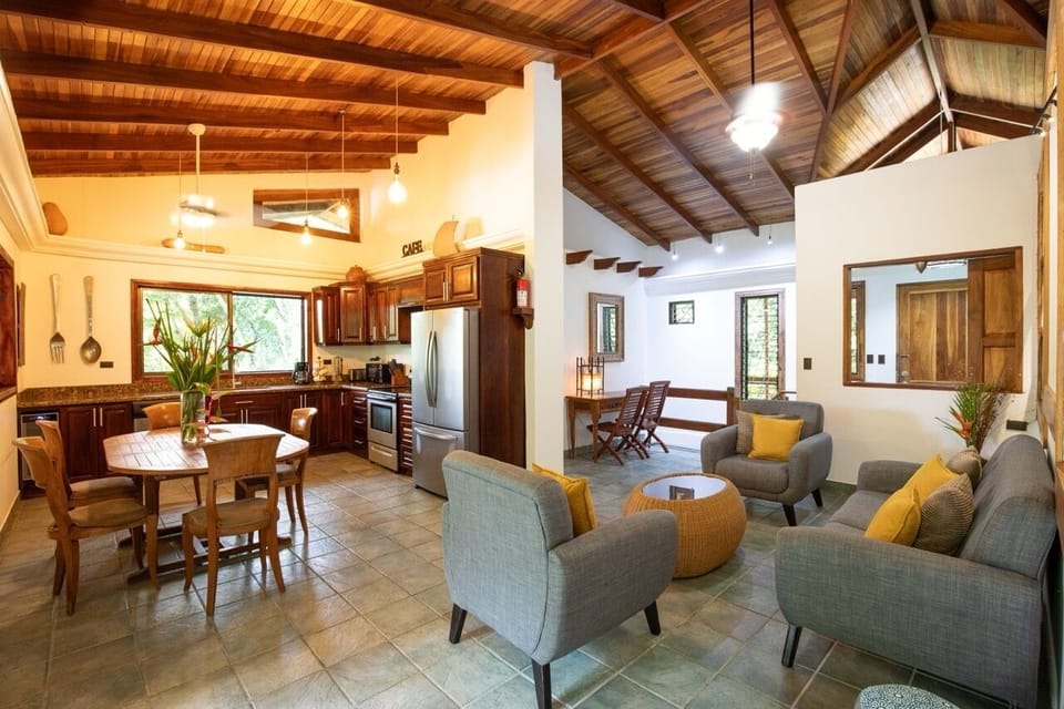 4BR Villa MotMot in w/ exclusive pool, Wifi & Ac (2720)