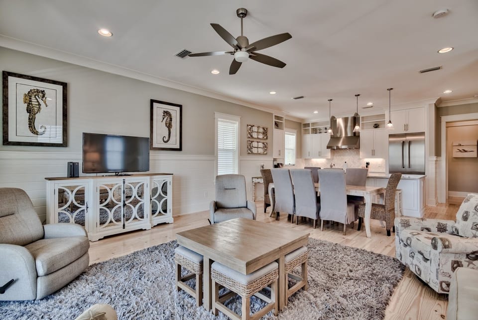 Second Floor: Living Area