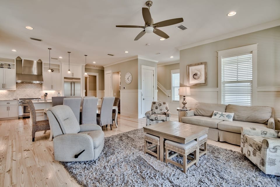 Second Floor: Living Area