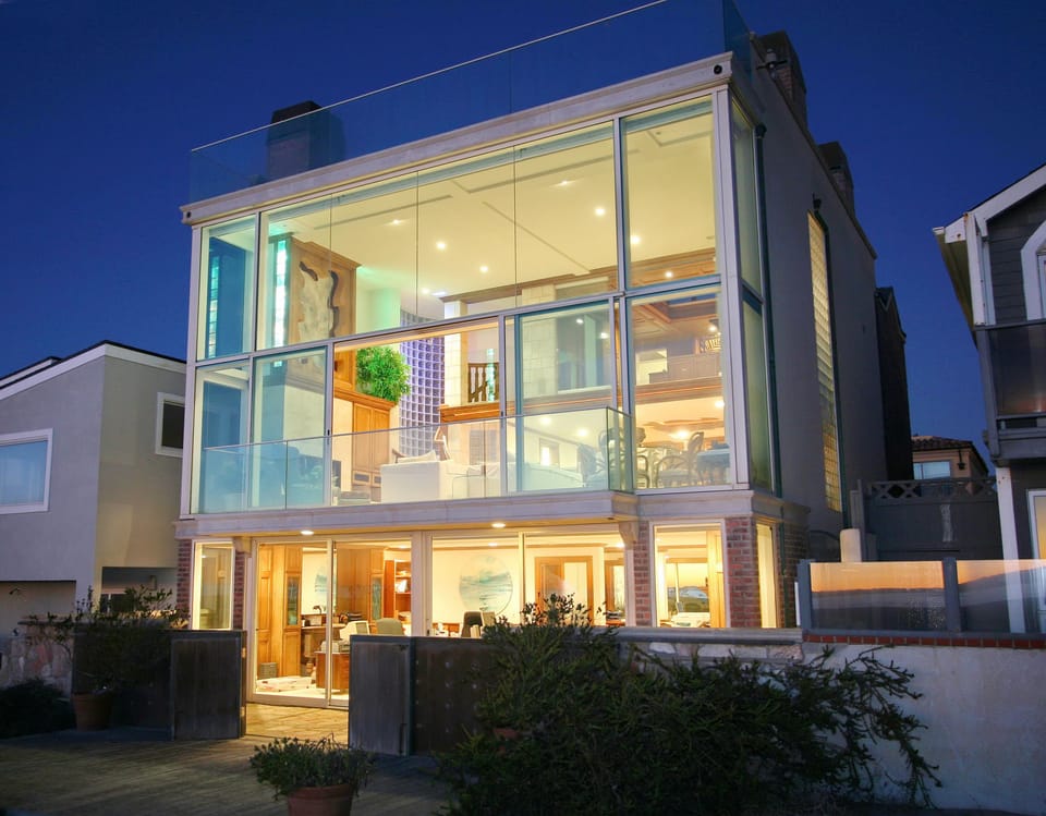Facing the house from the beach front.