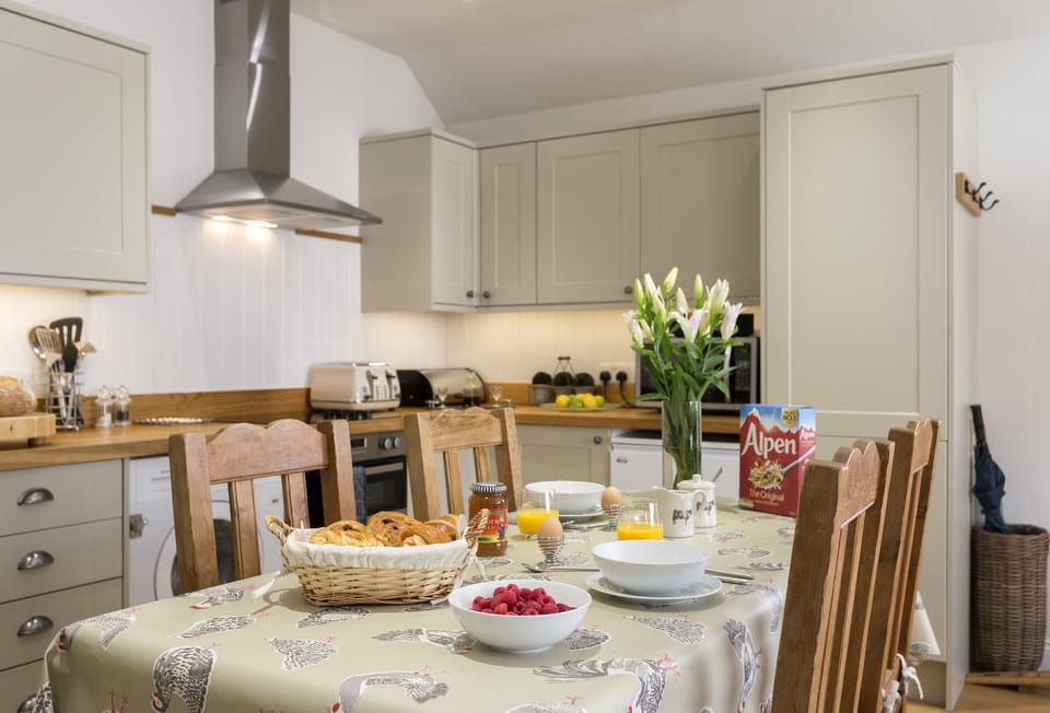 Ground floor: Kitchen and dining area
